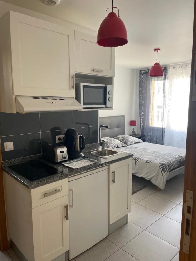 Studio A 300 M De La Gare De Mantes-La-Jolie Εξωτερικό φωτογραφία