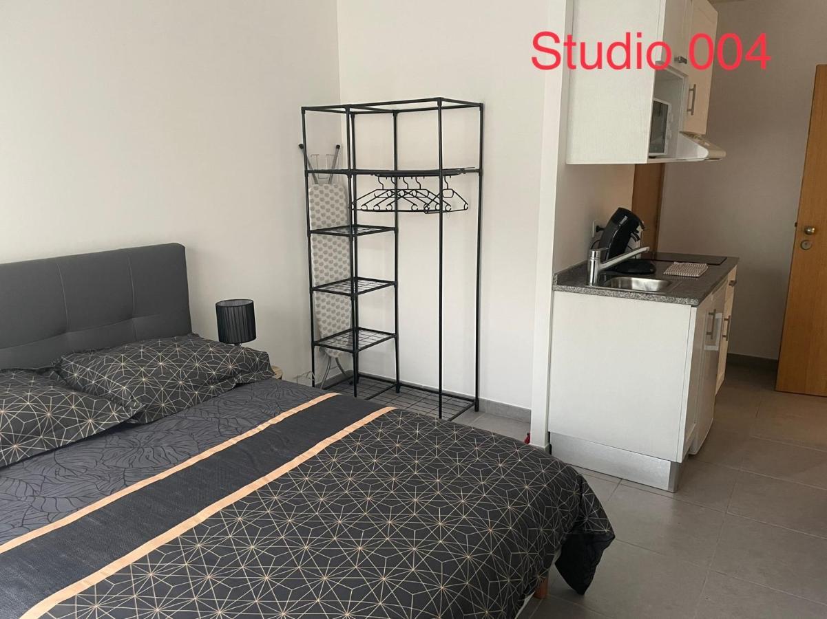 Studio A 300 M De La Gare De Mantes-La-Jolie Εξωτερικό φωτογραφία