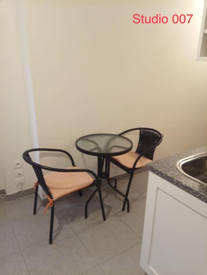 Studio A 300 M De La Gare De Mantes-La-Jolie Εξωτερικό φωτογραφία