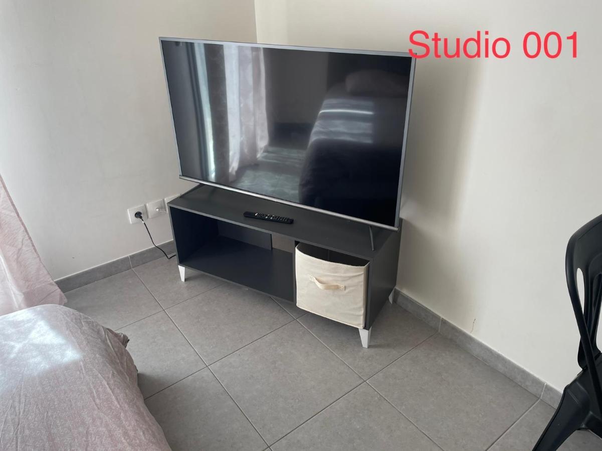 Studio A 300 M De La Gare De Mantes-La-Jolie Εξωτερικό φωτογραφία