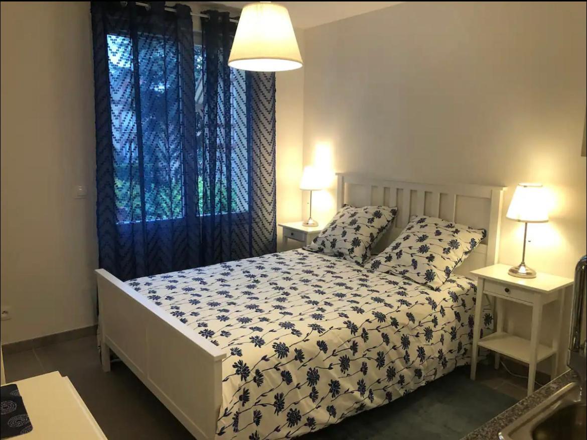 Studio A 300 M De La Gare De Mantes-La-Jolie Εξωτερικό φωτογραφία