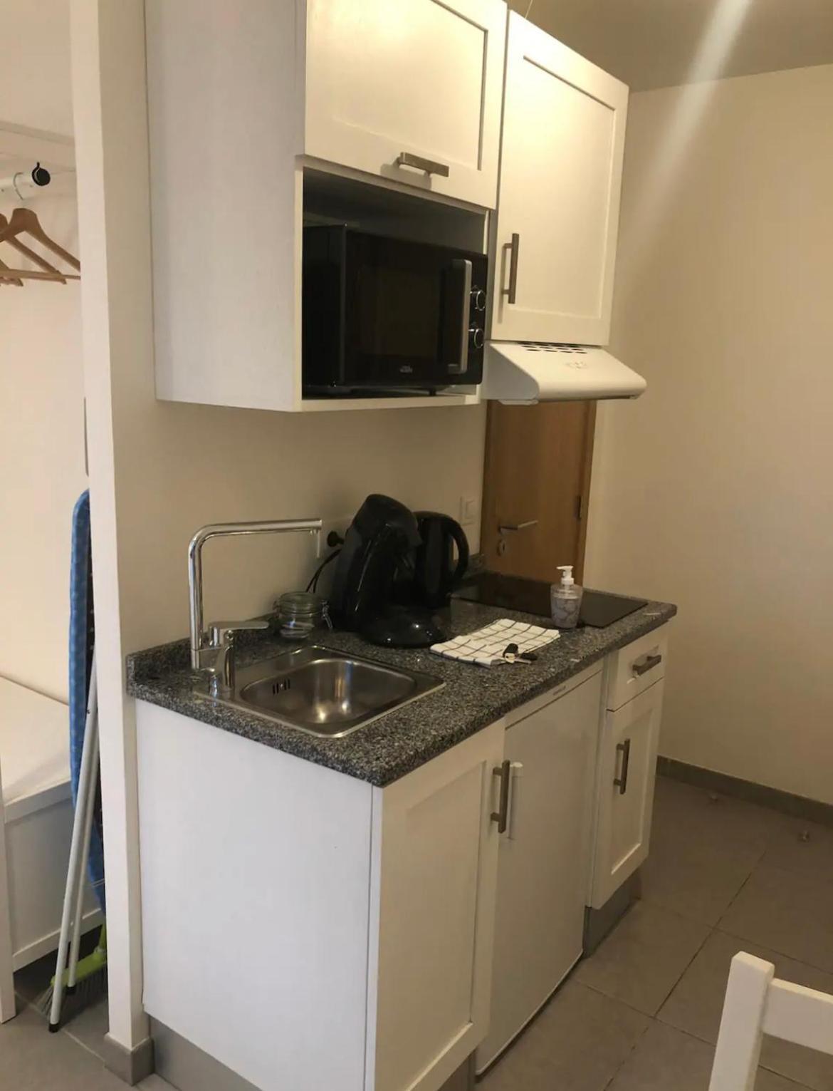 Studio A 300 M De La Gare De Mantes-La-Jolie Εξωτερικό φωτογραφία
