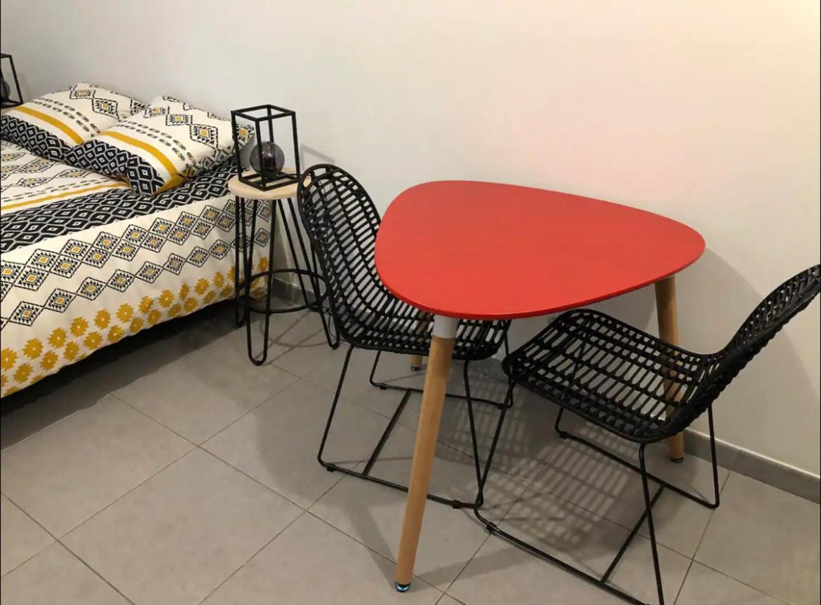 Studio A 300 M De La Gare De Mantes-La-Jolie Εξωτερικό φωτογραφία